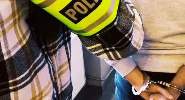 Poszukiwany za nękanie i złamanie sądowego zakazu trafił za kratki