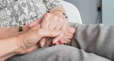 Seniorzy z Ciechanowca i Wysokiego Mazowieckiego otrzymają wsparcie. Rusza program „Opieka 75+”