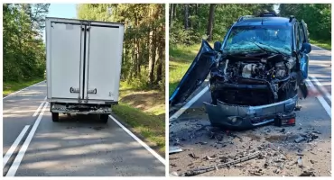 Zderzenie samochodu dostawczego z osobówką na trasie Sokoły - Jeżewo Stare [foto]
