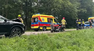 Zderzenie samochodu z motocyklem na trasie Wysokie Mazowieckie – Szepietowo