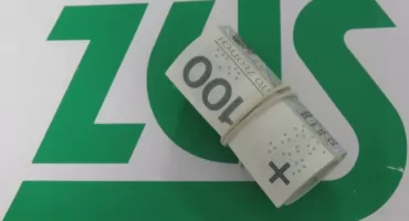Dodatek dla sieroty zupełnej. Wdowa z rentą po mężu go nie otrzyma