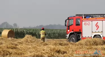 Żniwa w pełni, strażacy interweniują. Pożary kombajnów i słomy w powiecie wysokomazowieckim