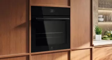 Jak wysoka temperatura pomaga piec pizzę w domu i jak działa piekarnik Electrolux PizzaExpert