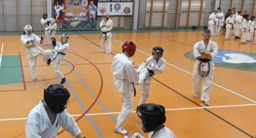 Młodzi karatecy trenowali i wypoczywali w Wysokiem Mazowieckiem [foto + video]