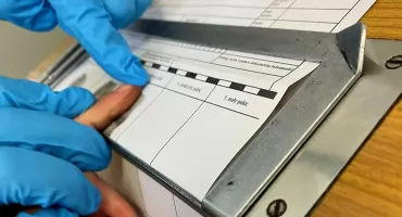 Marihuana w słoiku, mefedron w bucie. 44-latek usłyszał zarzut