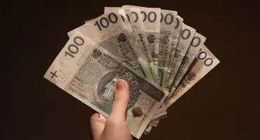 ZUS wcześniej wypłaci niektórym emerytom i rencistom terminowe świadczenia