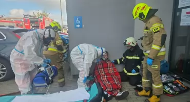 Podejrzana przesyłka i nieznana substancja. Ćwiczenia służb w wysokomazowieckim szpitalu [foto]